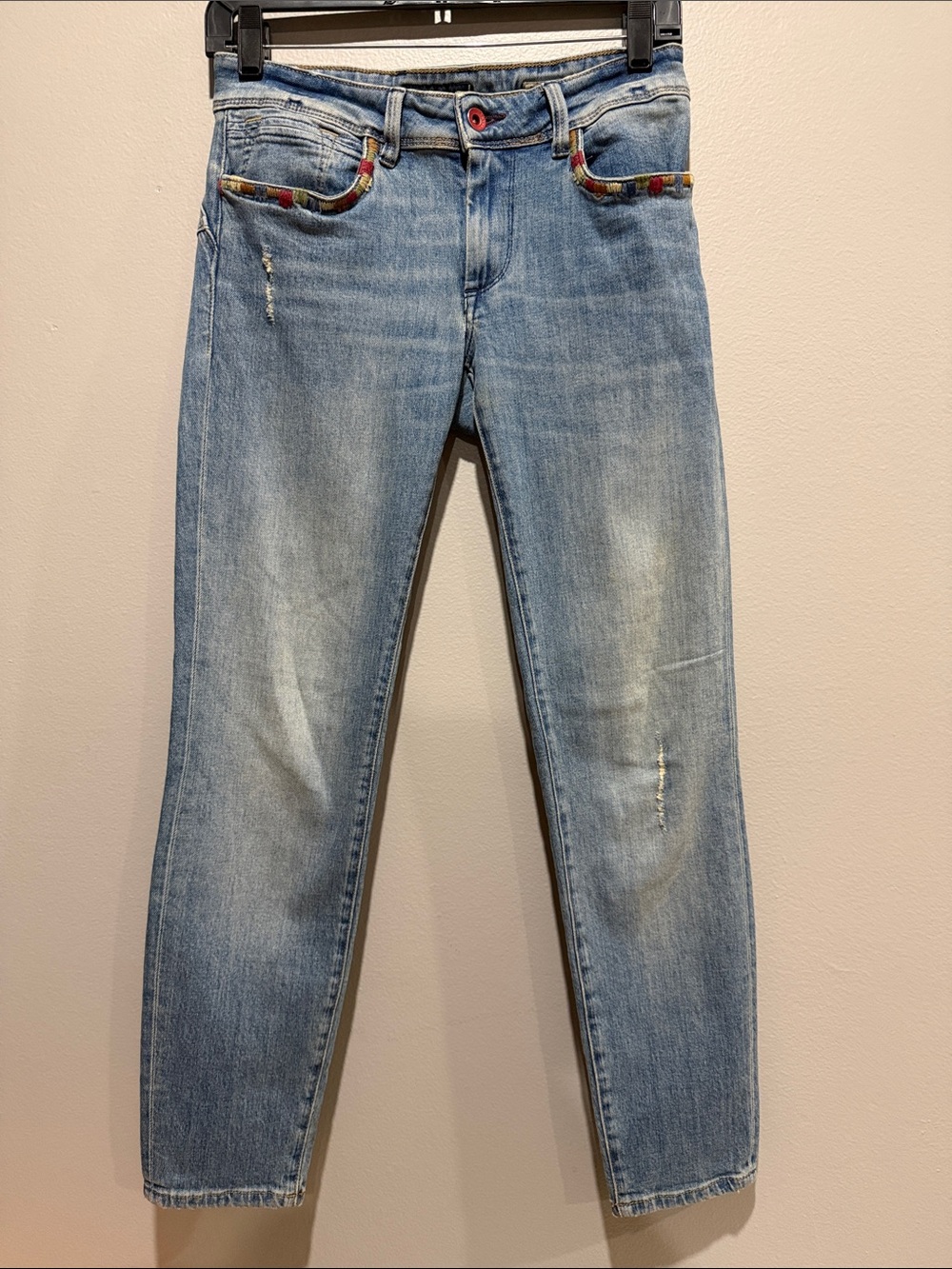 Men's Slim Straight Light Blue Jeans with Subtle Distress